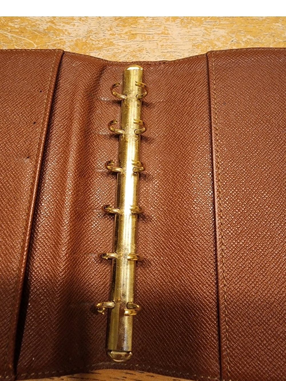 Louis Vuitton Monogram Small Ring Agenda Cover the classic brown monogram - Picture 9 of 14